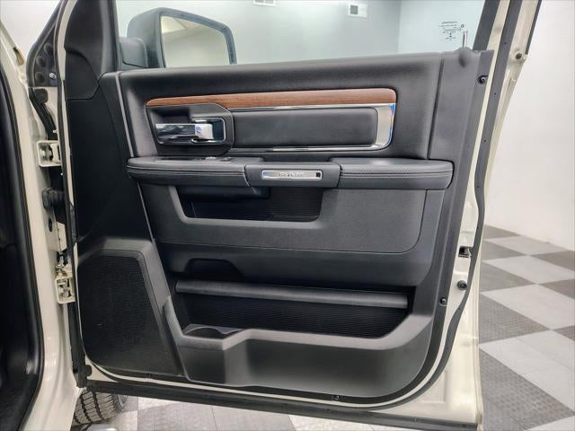 2018 RAM 1500 Laramie Crew Cab 4x4 5'7' Box