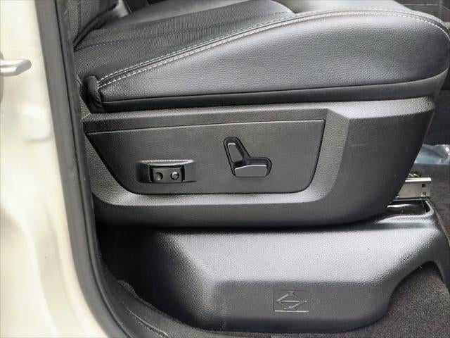 2018 RAM 1500 Laramie Crew Cab 4x4 5'7' Box