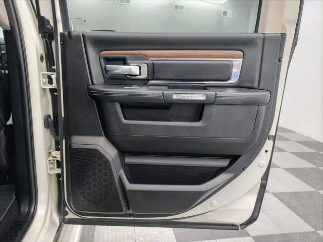 2018 RAM 1500 Laramie Crew Cab 4x4 5'7' Box