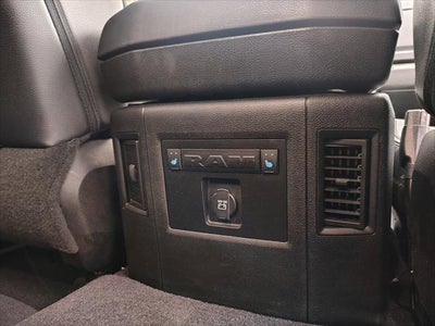 2018 RAM 1500 Laramie Crew Cab 4x4 5'7' Box