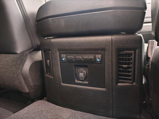 2018 RAM 1500 Laramie Crew Cab 4x4 5'7' Box