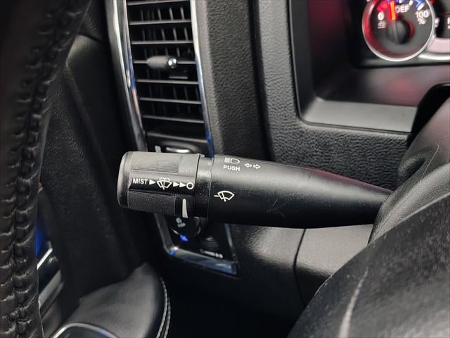 2018 RAM 1500 Laramie Crew Cab 4x4 5'7' Box