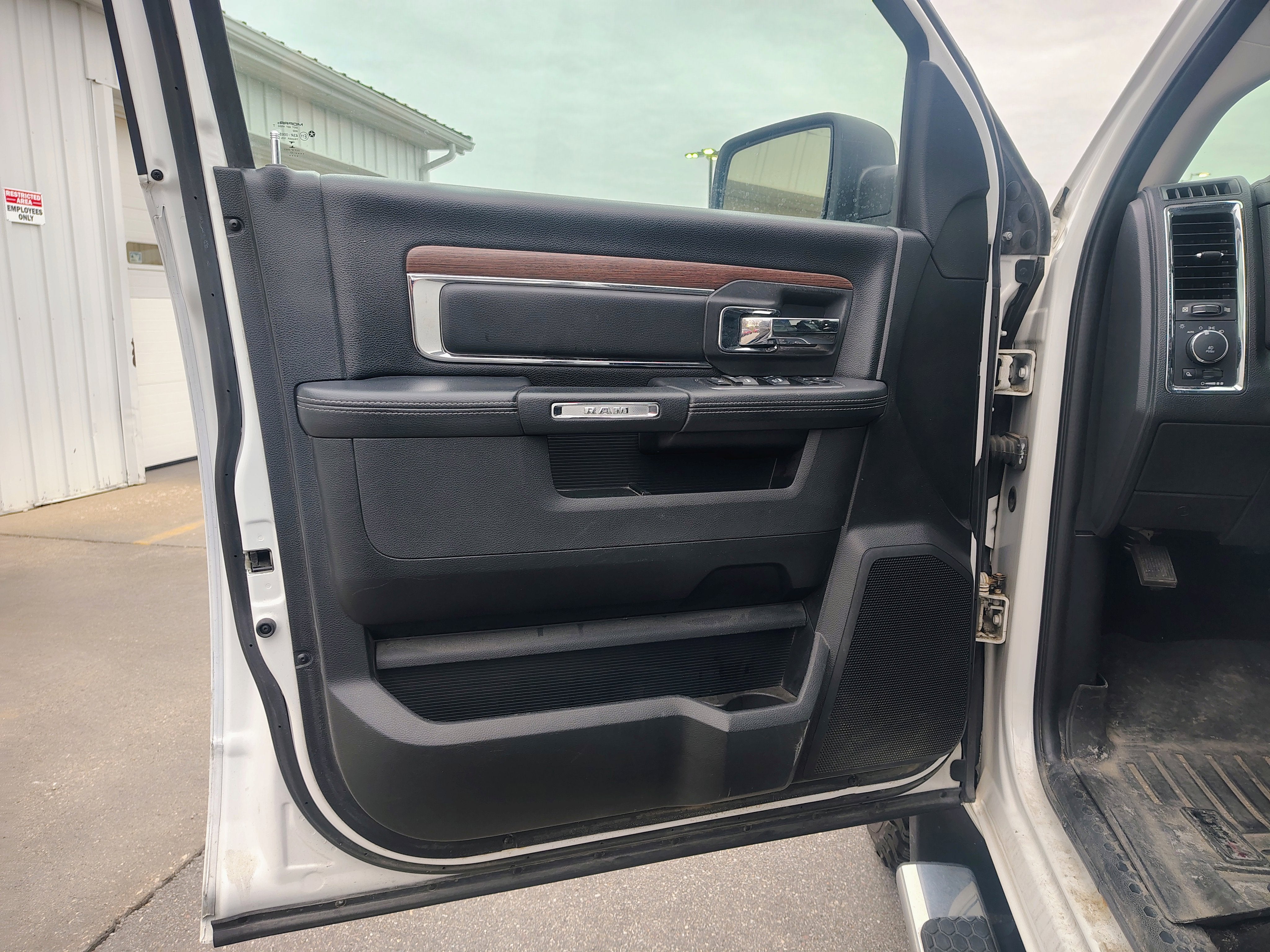 2017 RAM 1500 Laramie