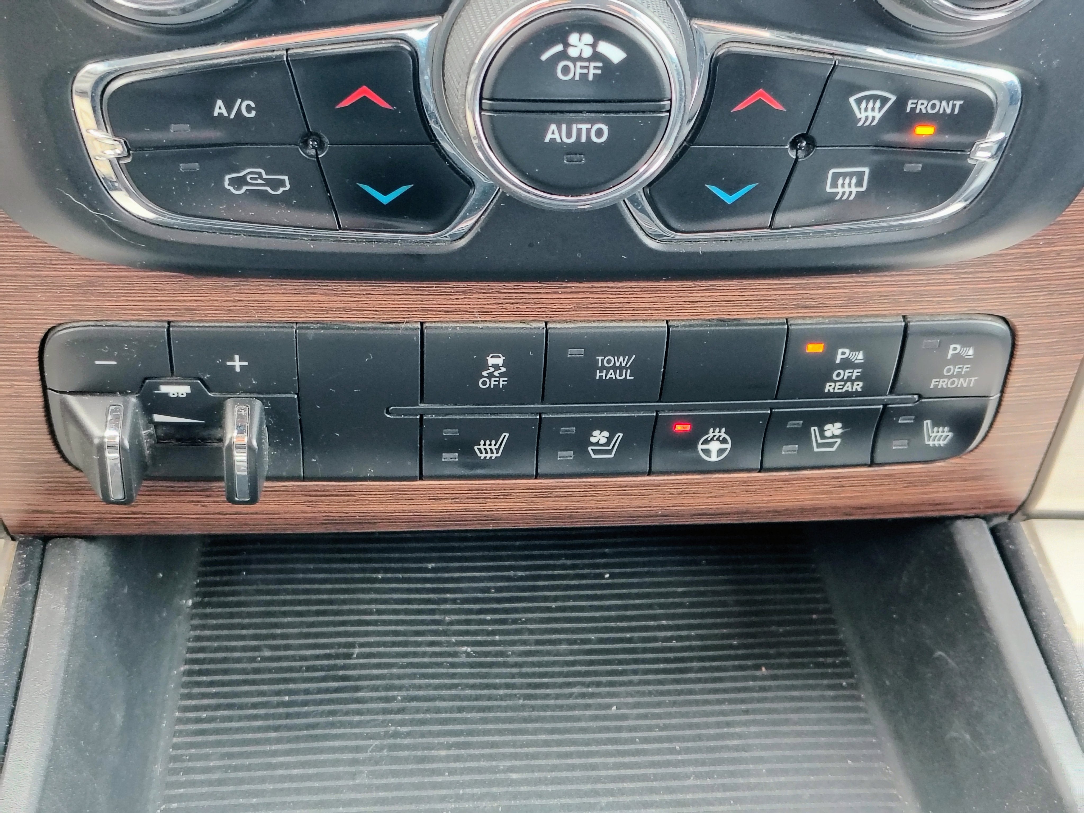 2014 RAM 1500 Laramie