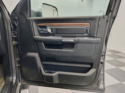 2017 RAM 1500 Laramie Crew Cab 4x4 5'7' Box