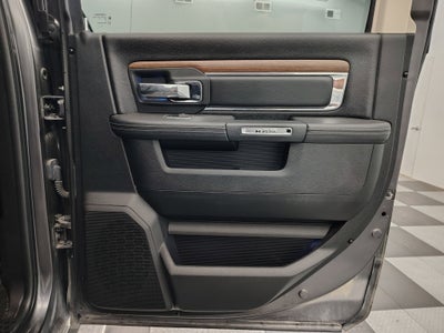 2017 RAM 1500 Laramie Crew Cab 4x4 5'7' Box