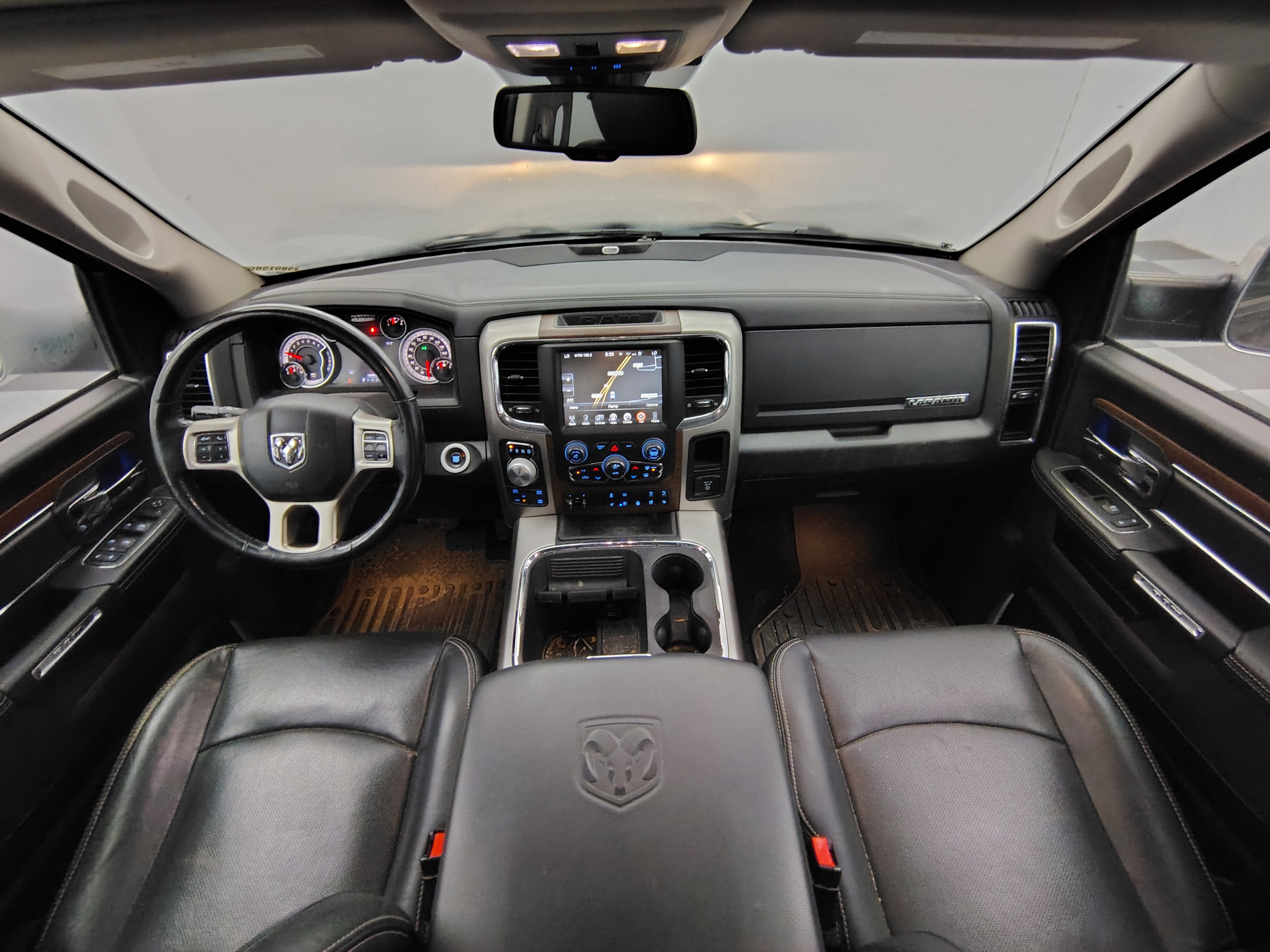 2017 RAM 1500 Laramie Crew Cab 4x4 5'7' Box