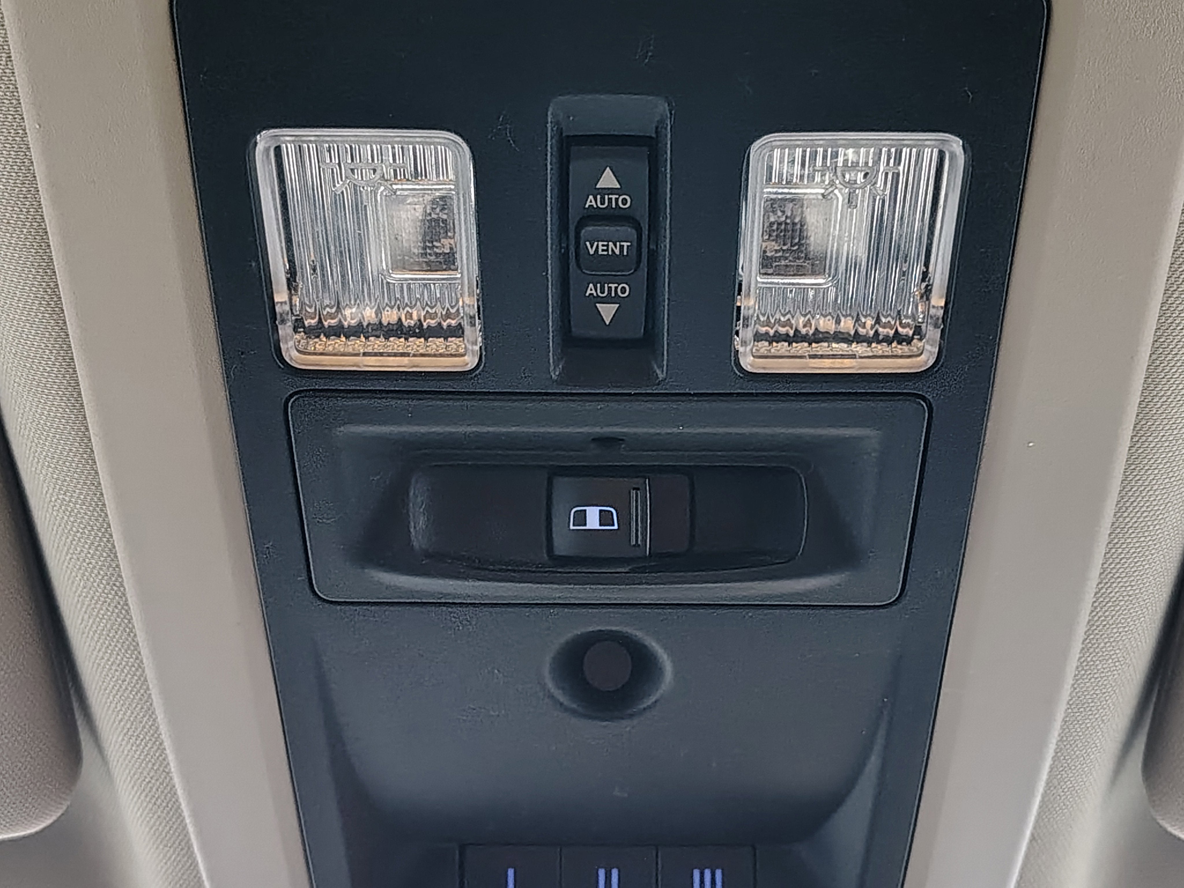 2017 RAM 1500 Laramie Crew Cab 4x4 5'7' Box