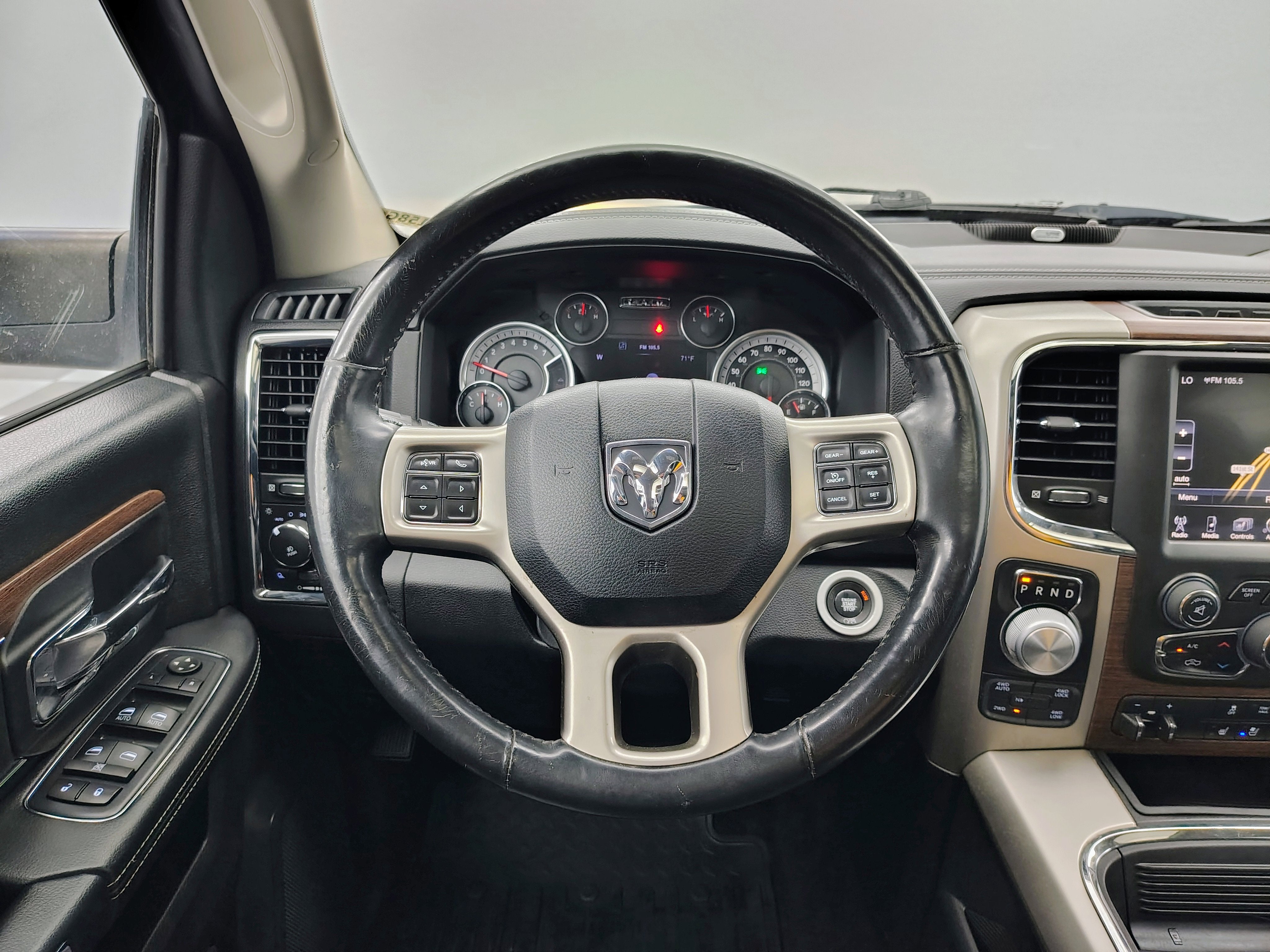 2017 RAM 1500 Laramie Crew Cab 4x4 5'7' Box