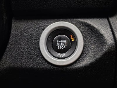 2017 RAM 1500 Laramie Crew Cab 4x4 5'7' Box