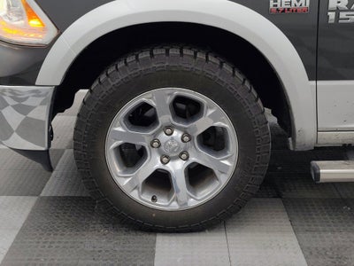 2017 RAM 1500 Laramie Crew Cab 4x4 5'7' Box