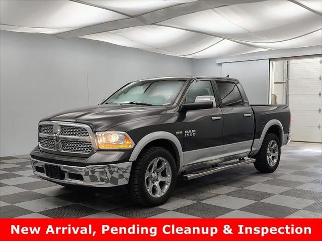 2017 RAM 1500 Laramie Crew Cab 4x4 5'7' Box