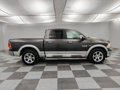 2017 RAM 1500 Laramie Crew Cab 4x4 5'7' Box