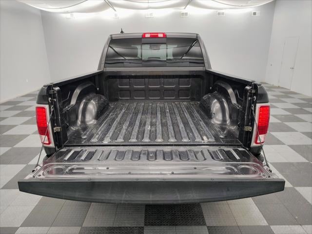 2017 RAM 1500 Laramie Crew Cab 4x4 5'7' Box