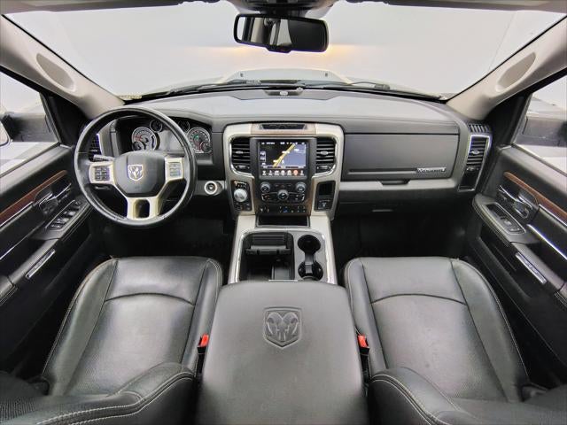 2017 RAM 1500 Laramie Crew Cab 4x4 5'7' Box