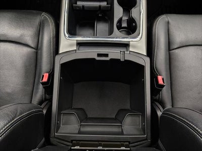 2017 RAM 1500 Laramie Crew Cab 4x4 5'7' Box