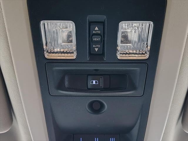 2017 RAM 1500 Laramie Crew Cab 4x4 5'7' Box