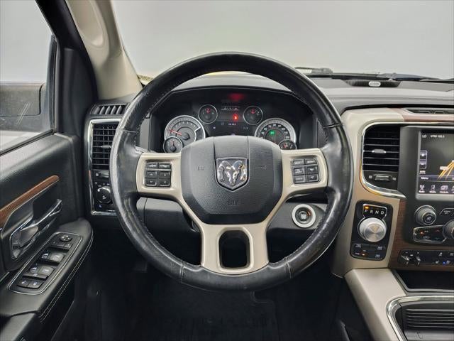 2017 RAM 1500 Laramie Crew Cab 4x4 5'7' Box