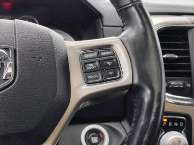 2017 RAM 1500 Laramie Crew Cab 4x4 5'7' Box