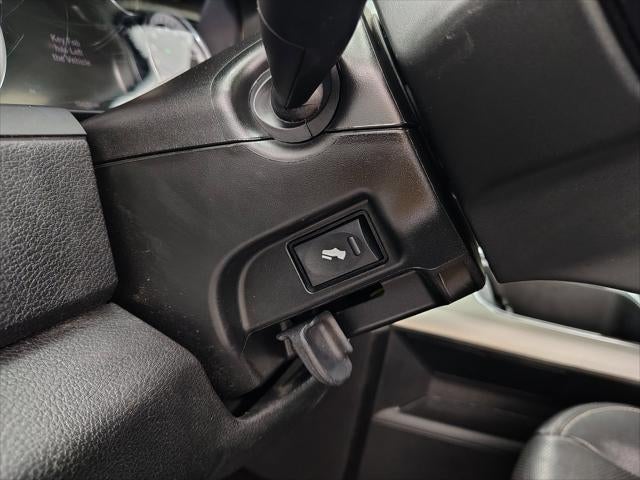 2017 RAM 1500 Laramie Crew Cab 4x4 5'7' Box