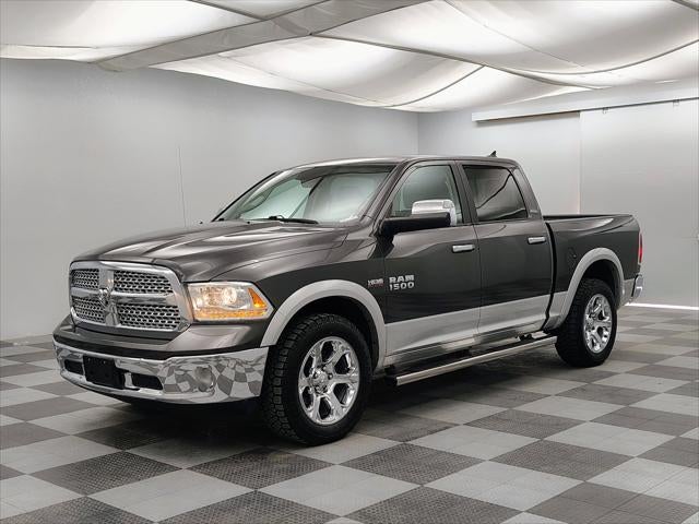 2017 RAM 1500 Laramie Crew Cab 4x4 5'7' Box
