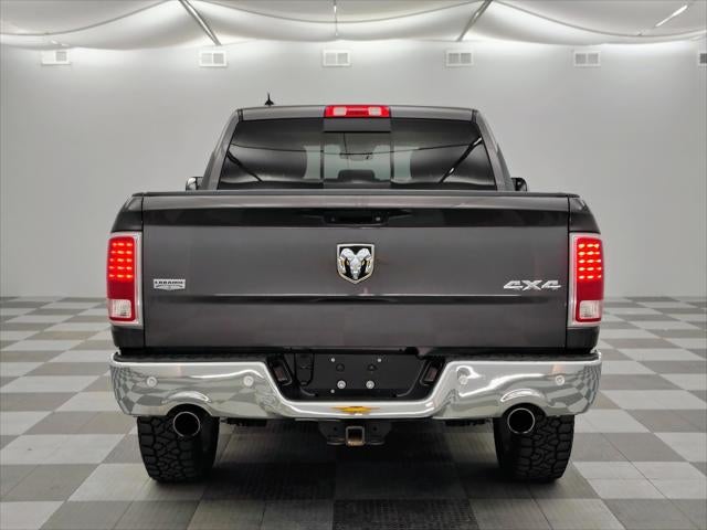 2017 RAM 1500 Laramie Crew Cab 4x4 5'7' Box