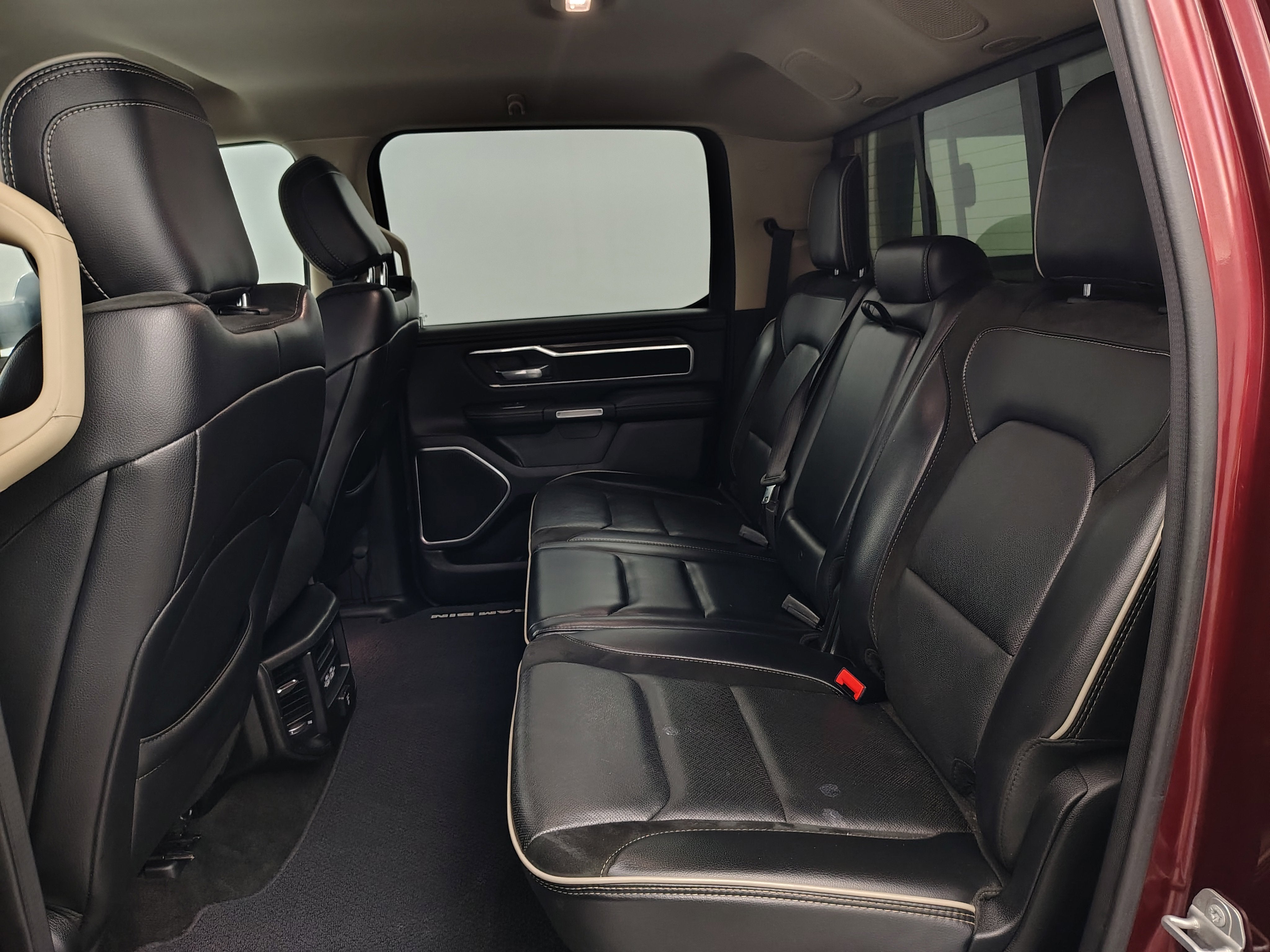2020 RAM 1500 Laramie Crew Cab 4x4 5'7' Box