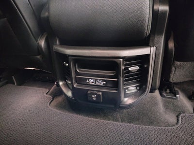2020 RAM 1500 Laramie Crew Cab 4x4 5'7' Box