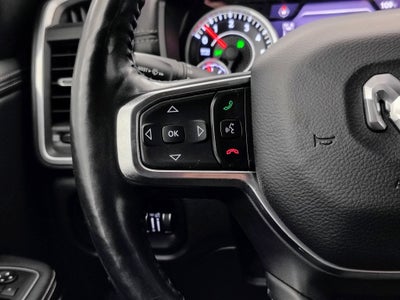 2020 RAM 1500 Laramie Crew Cab 4x4 5'7' Box