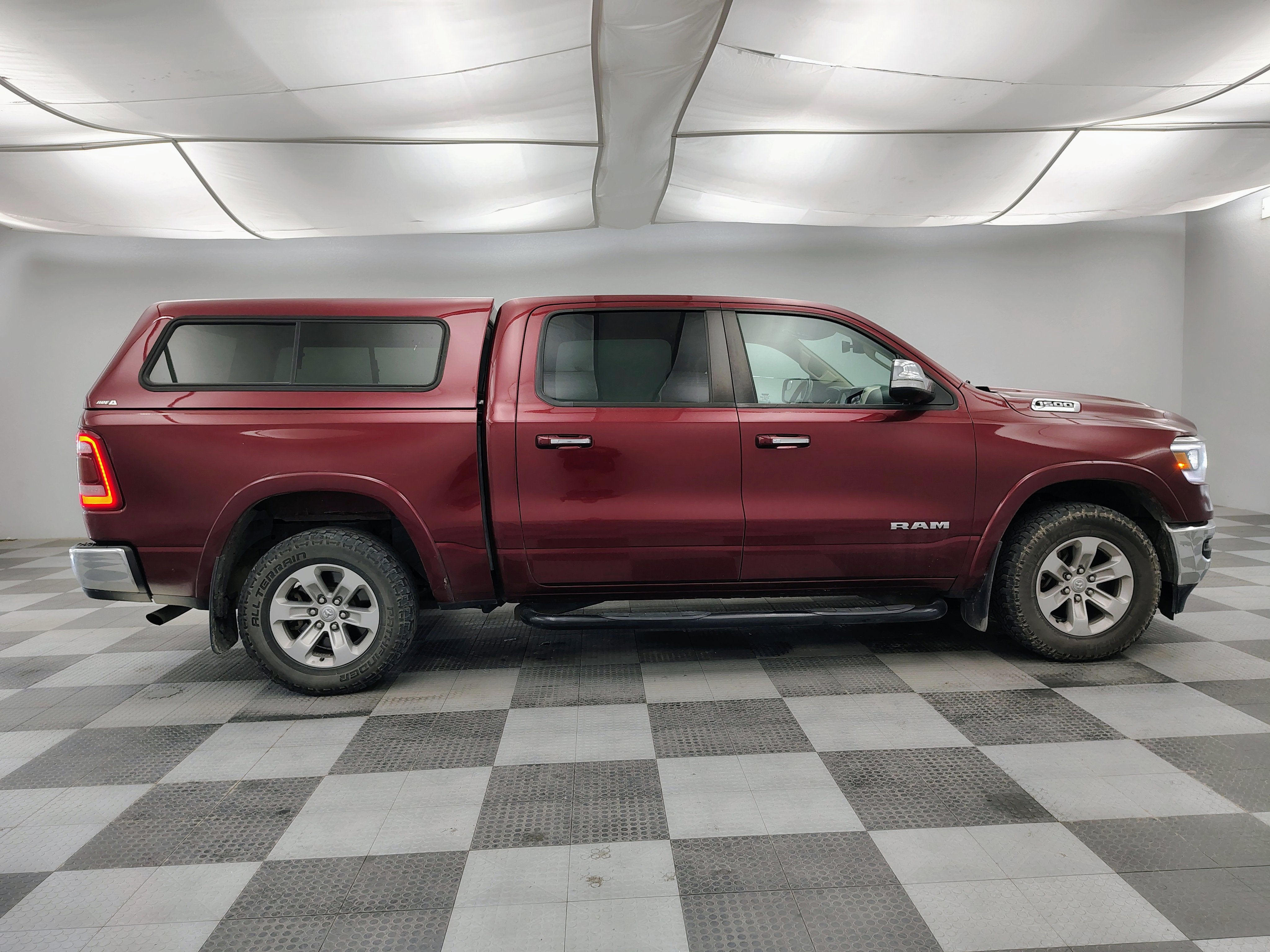 2020 RAM 1500 Laramie Crew Cab 4x4 5'7' Box