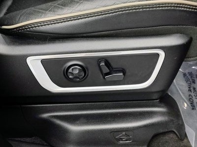 2020 RAM 1500 Laramie Crew Cab 4x4 5'7' Box