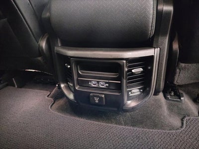 2020 RAM 1500 Laramie Crew Cab 4x4 5'7' Box