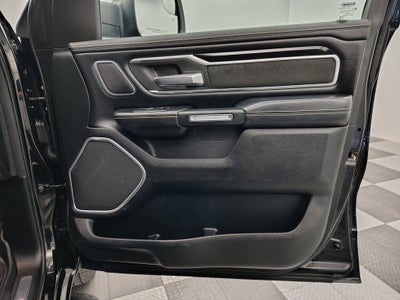 2020 RAM 1500 Laramie Crew Cab 4x4 5'7' Box