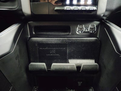 2020 RAM 1500 Laramie Crew Cab 4x4 5'7' Box