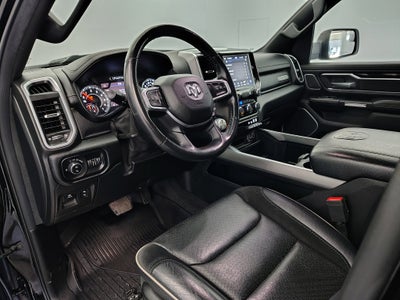 2020 RAM 1500 Laramie Crew Cab 4x4 5'7' Box