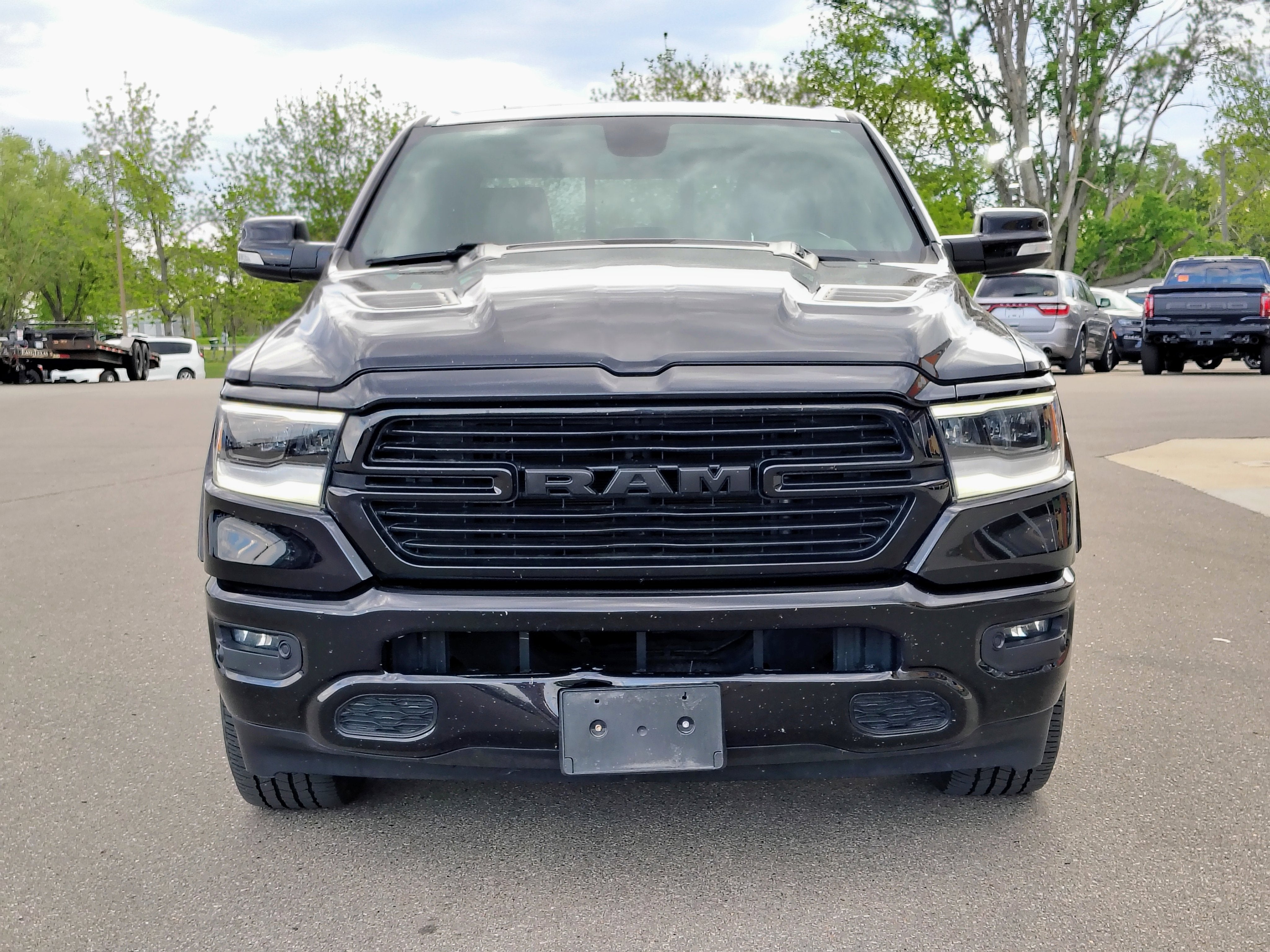 2020 RAM 1500 Laramie Crew Cab 4x4 5'7' Box