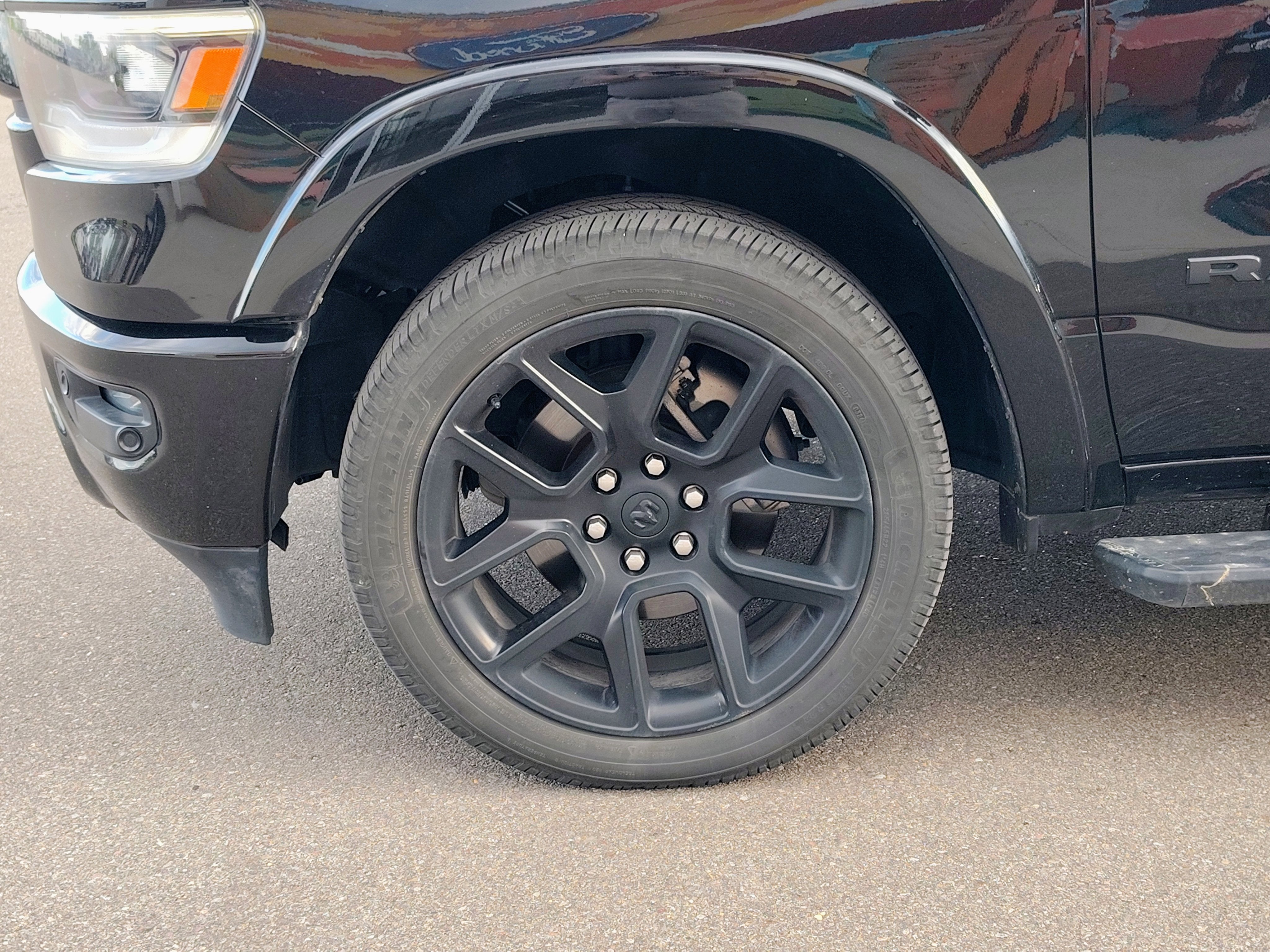 2020 RAM 1500 Laramie Crew Cab 4x4 5'7' Box