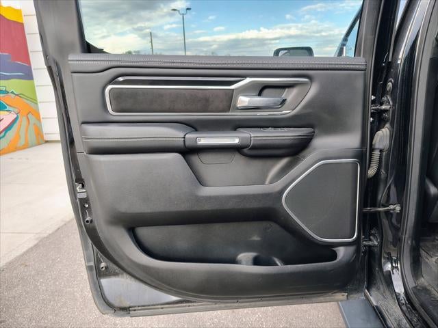 2020 RAM 1500 Laramie Crew Cab 4x4 5'7' Box