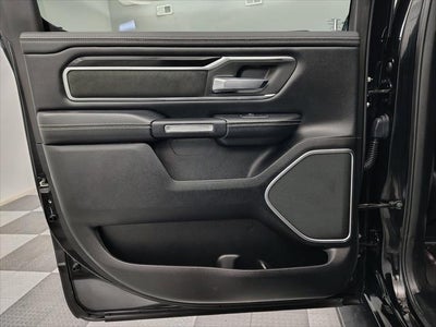 2020 RAM 1500 Laramie Crew Cab 4x4 5'7' Box