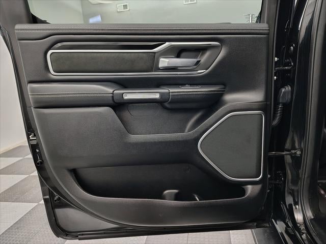 2020 RAM 1500 Laramie Crew Cab 4x4 5'7' Box