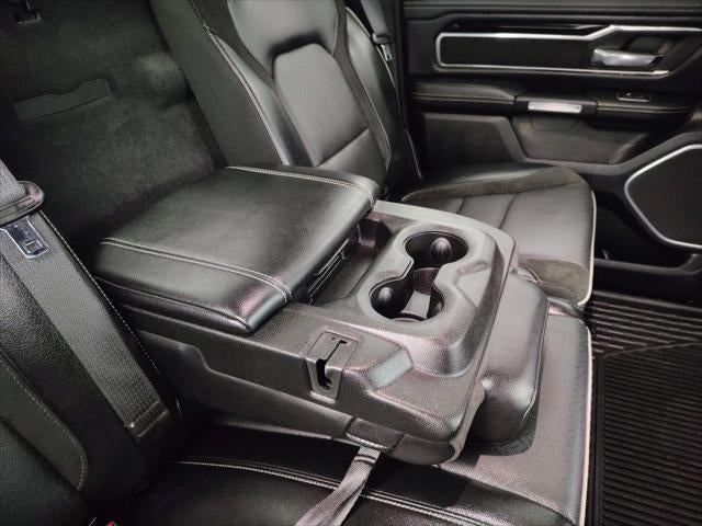 2020 RAM 1500 Laramie Crew Cab 4x4 5'7' Box