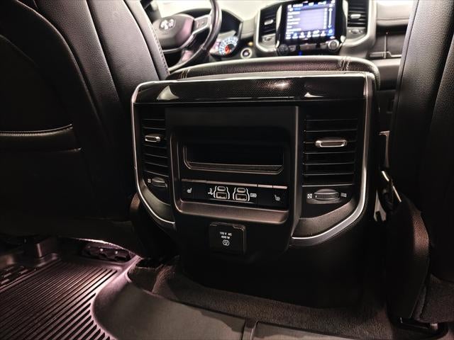 2020 RAM 1500 Laramie Crew Cab 4x4 5'7' Box