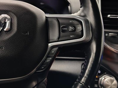 2020 RAM 1500 Laramie Crew Cab 4x4 5'7' Box
