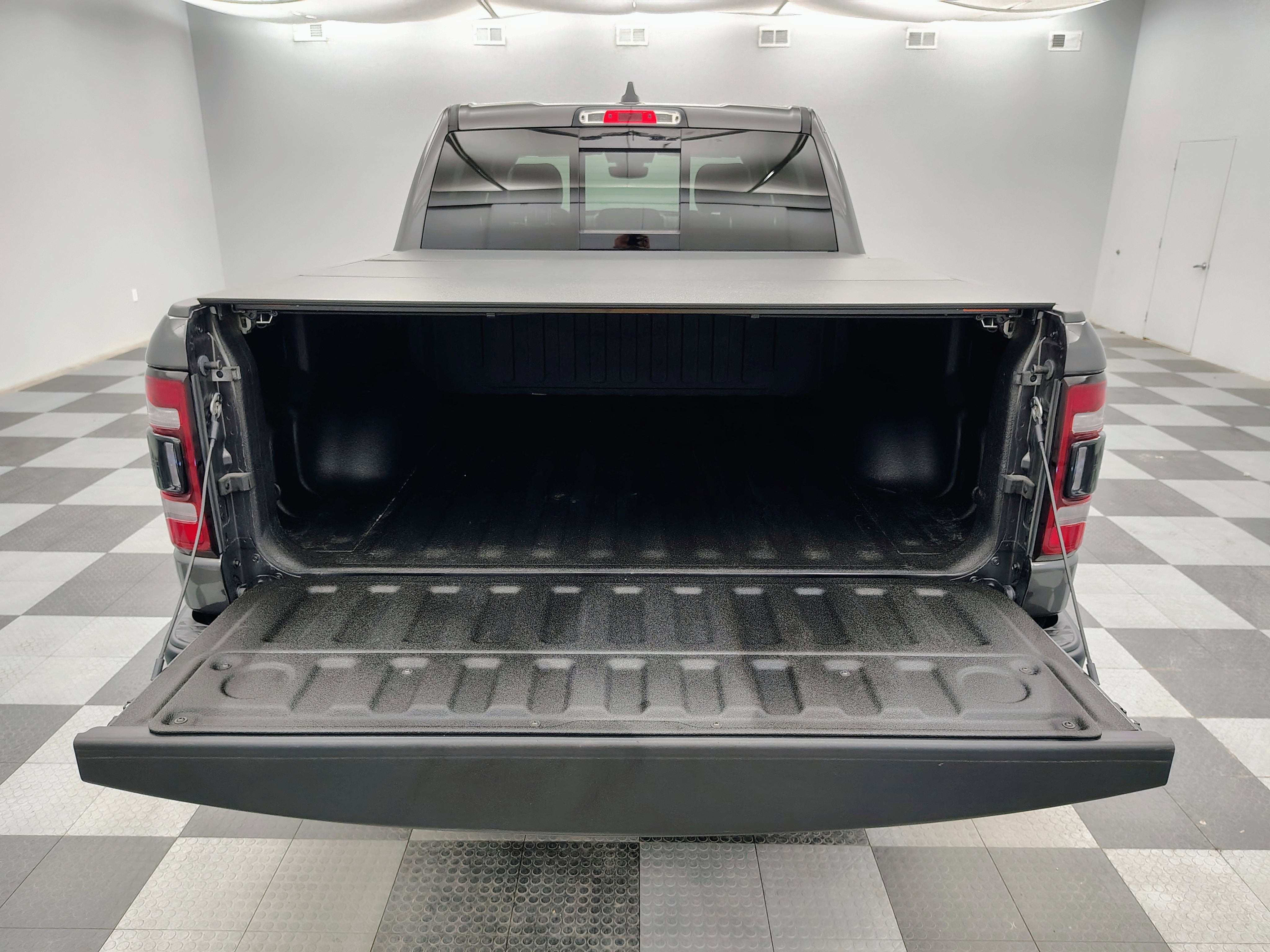 2019 RAM 1500 Rebel Crew Cab 4x4 5'7' Box