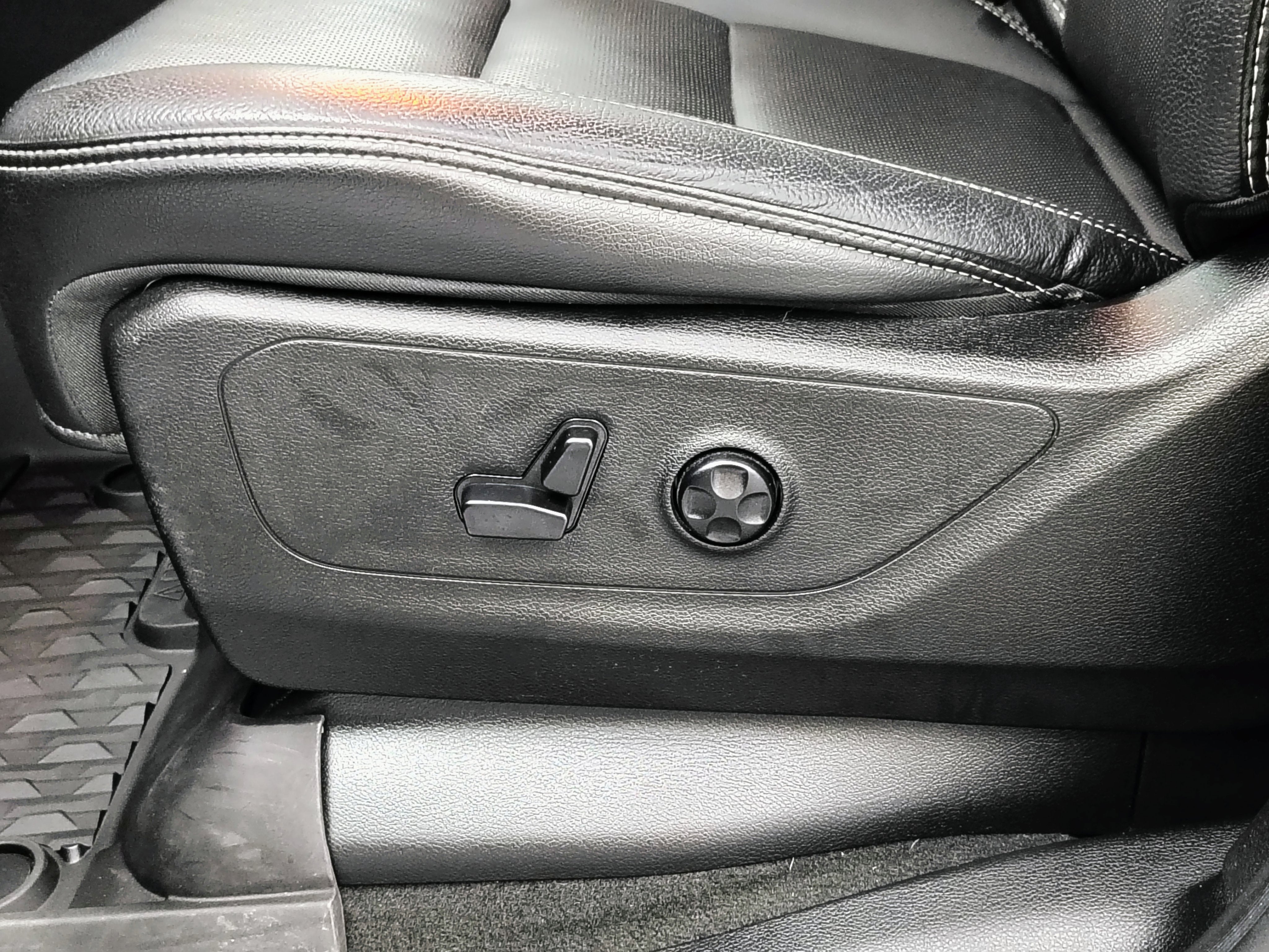 2019 RAM 1500 Rebel Crew Cab 4x4 5'7' Box