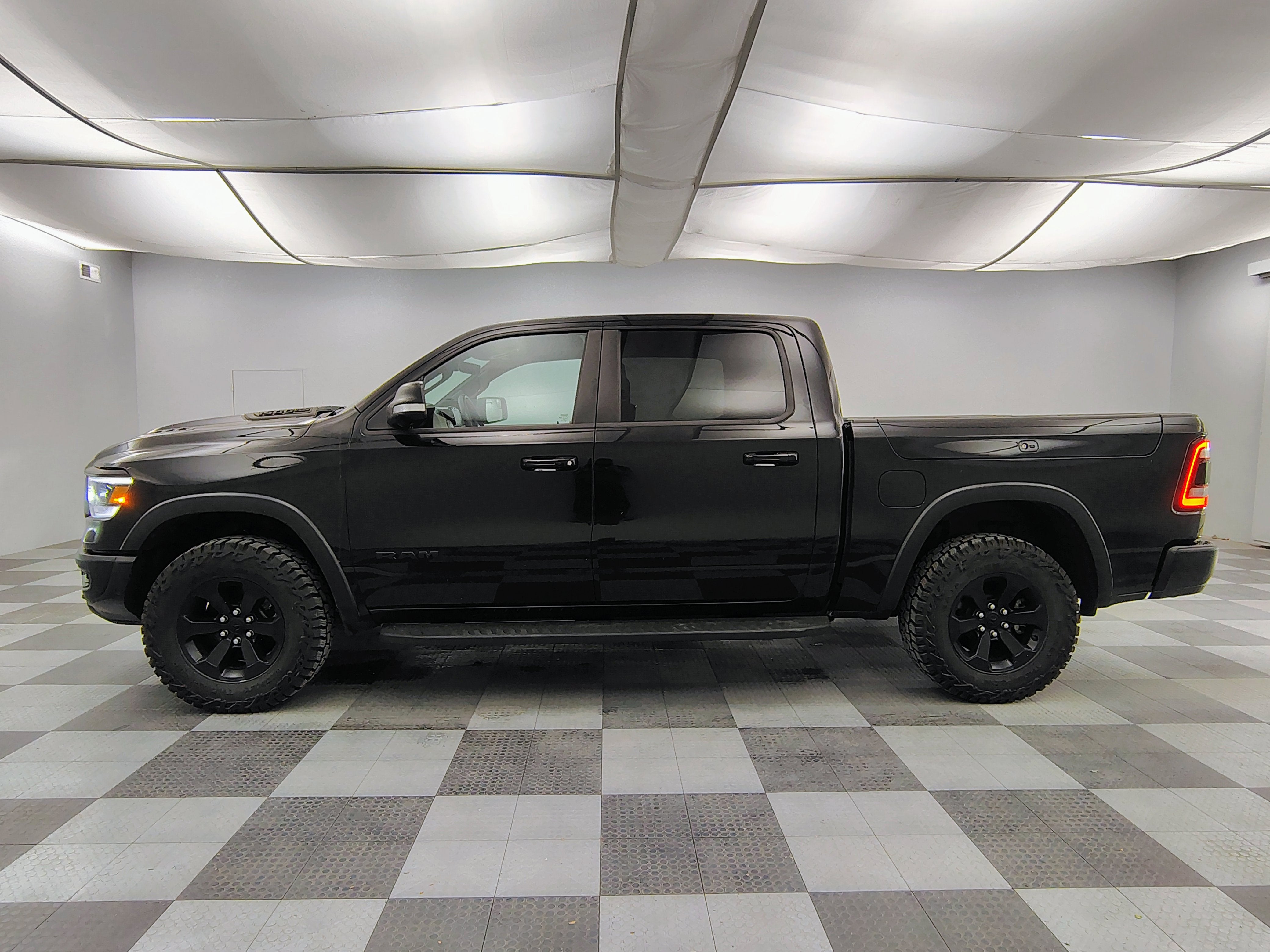 2020 RAM 1500 Rebel Crew Cab 4x4 5'7' Box
