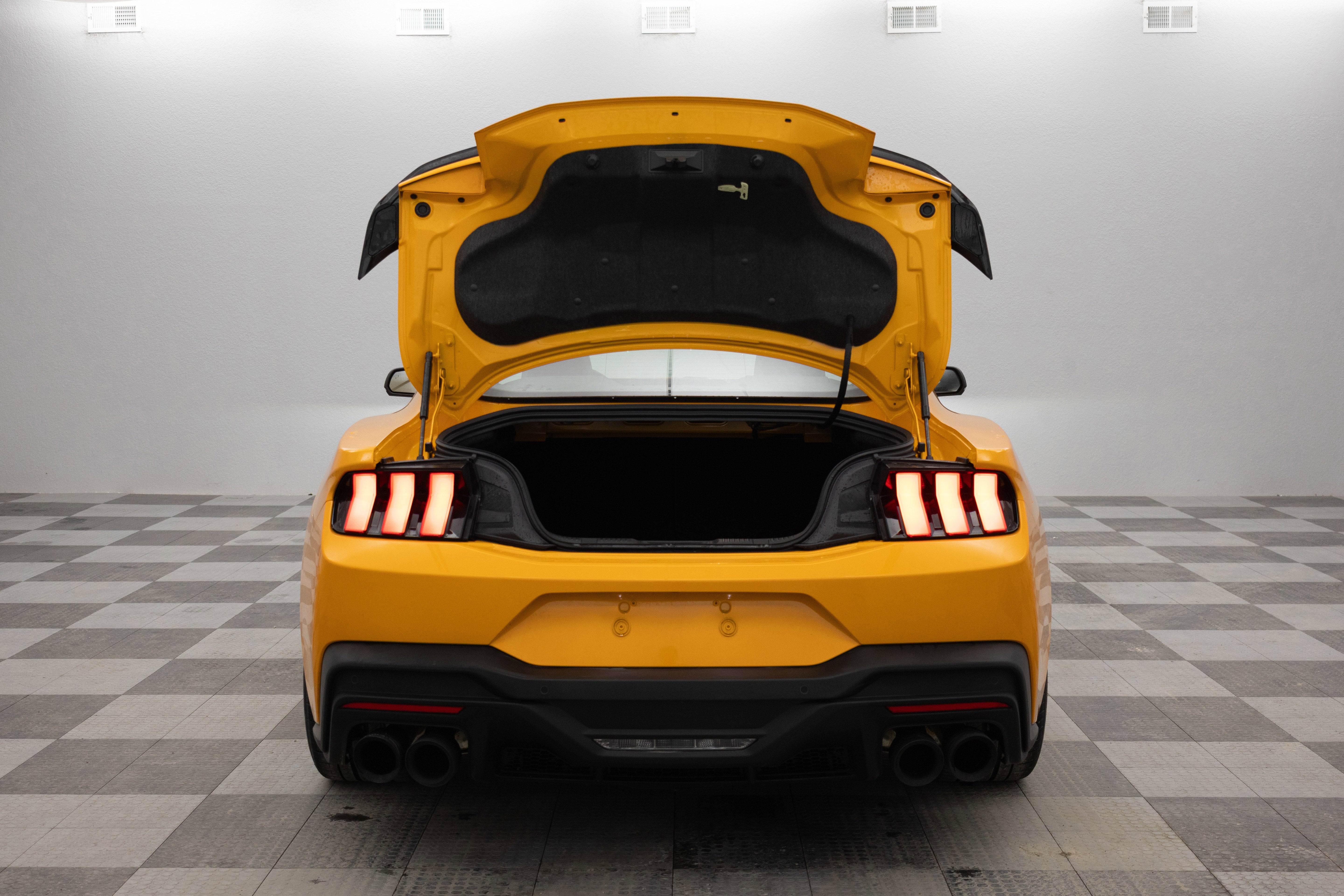 2026 Ford Mustang Dark Horse