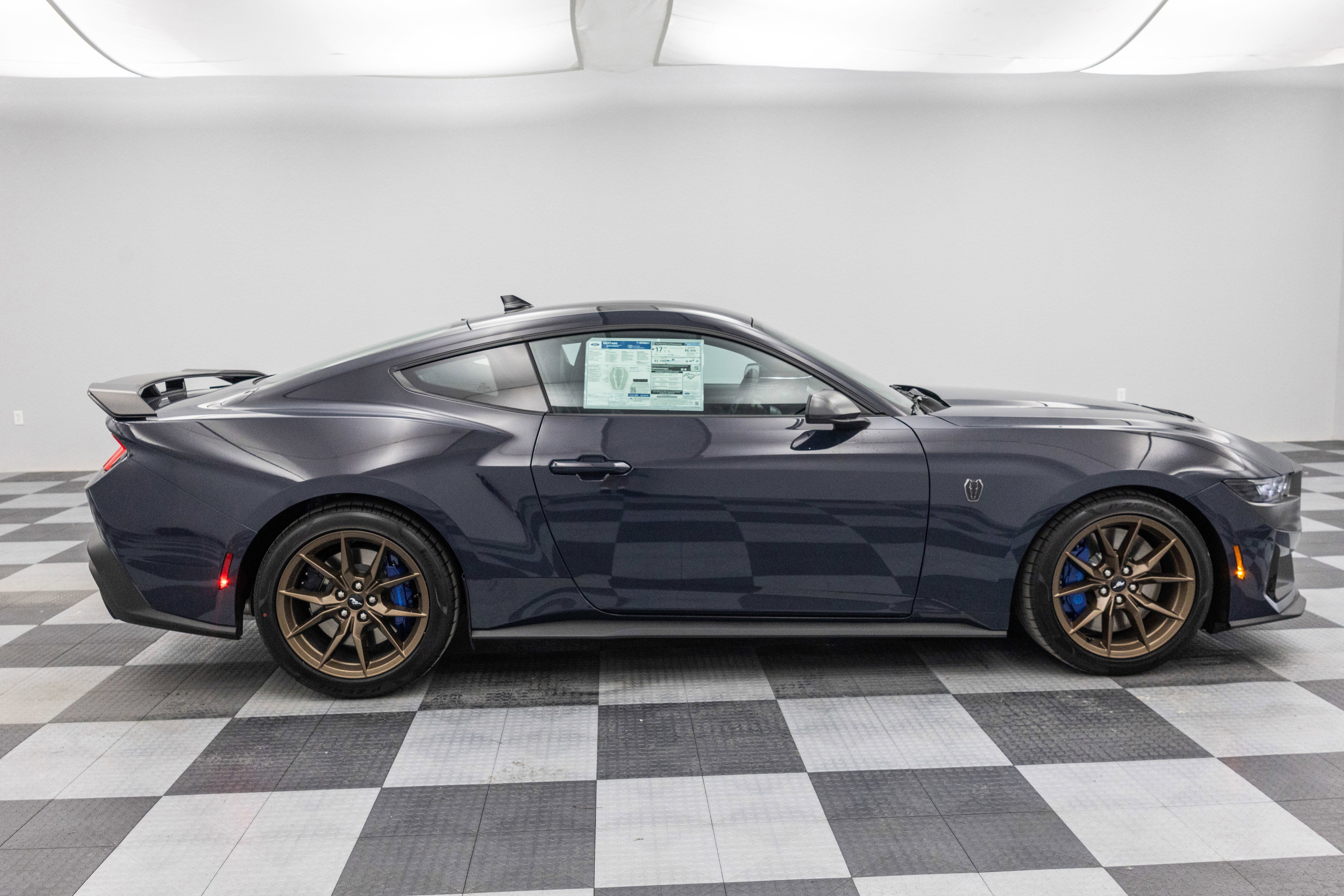 2025 Ford Mustang Dark Horse