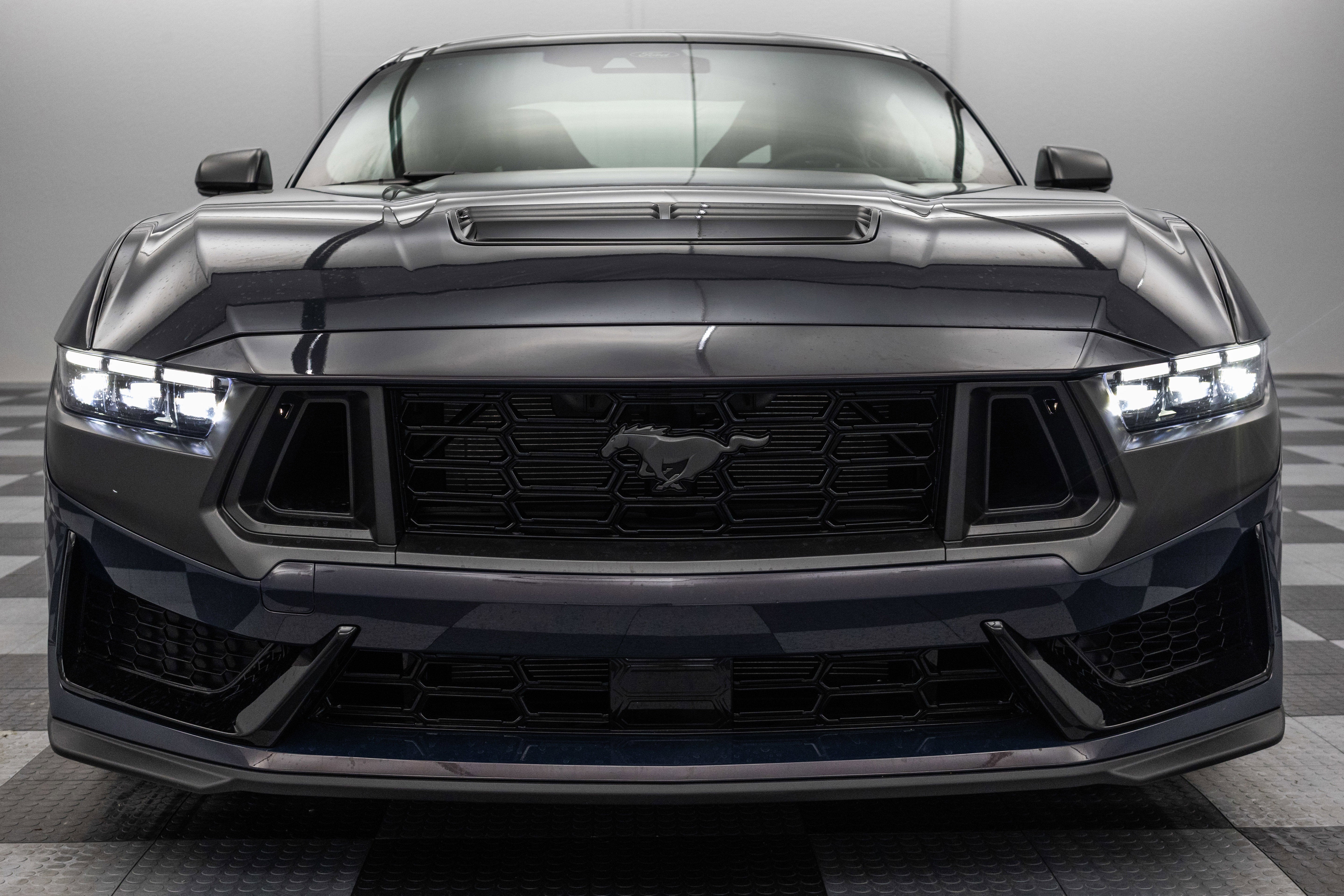 2025 Ford Mustang Dark Horse