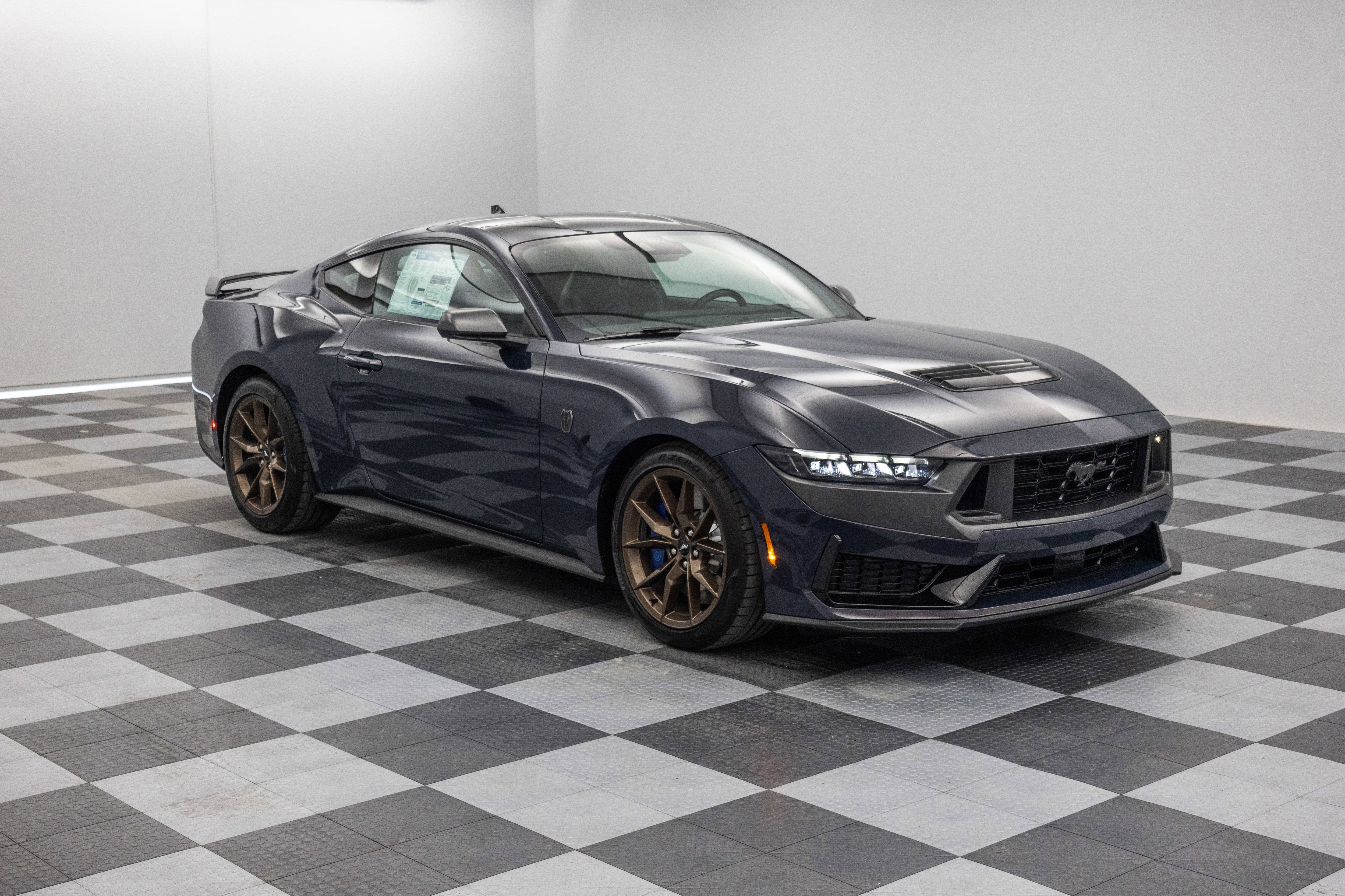 2025 Ford Mustang Dark Horse